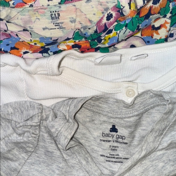 GAP Kids Floral, White, and Gray Tee Set - Picture 2 of 5